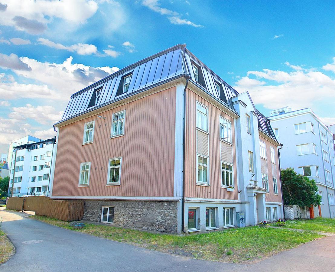 Quiet Kadriorg Street Apartment Tallinn Exterior photo
