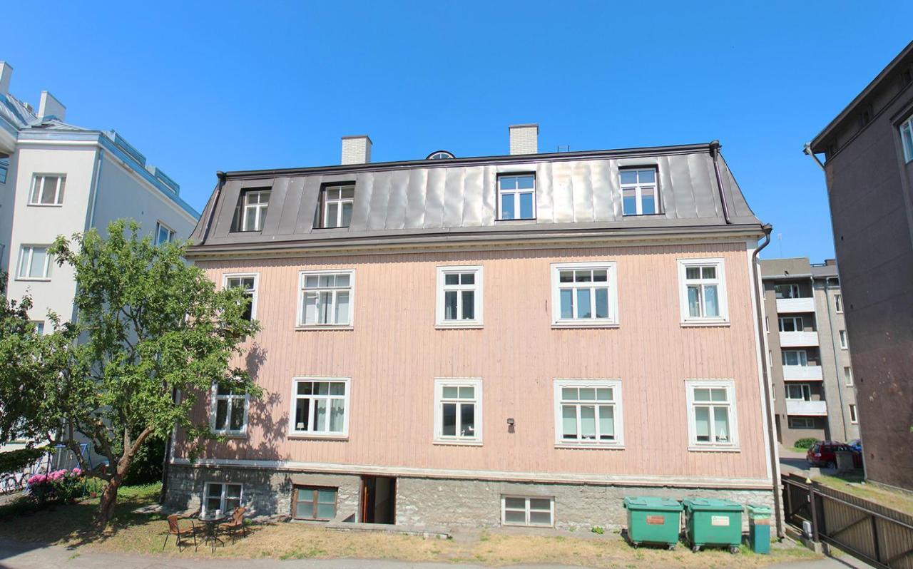 Quiet Kadriorg Street Apartment Tallinn Exterior photo